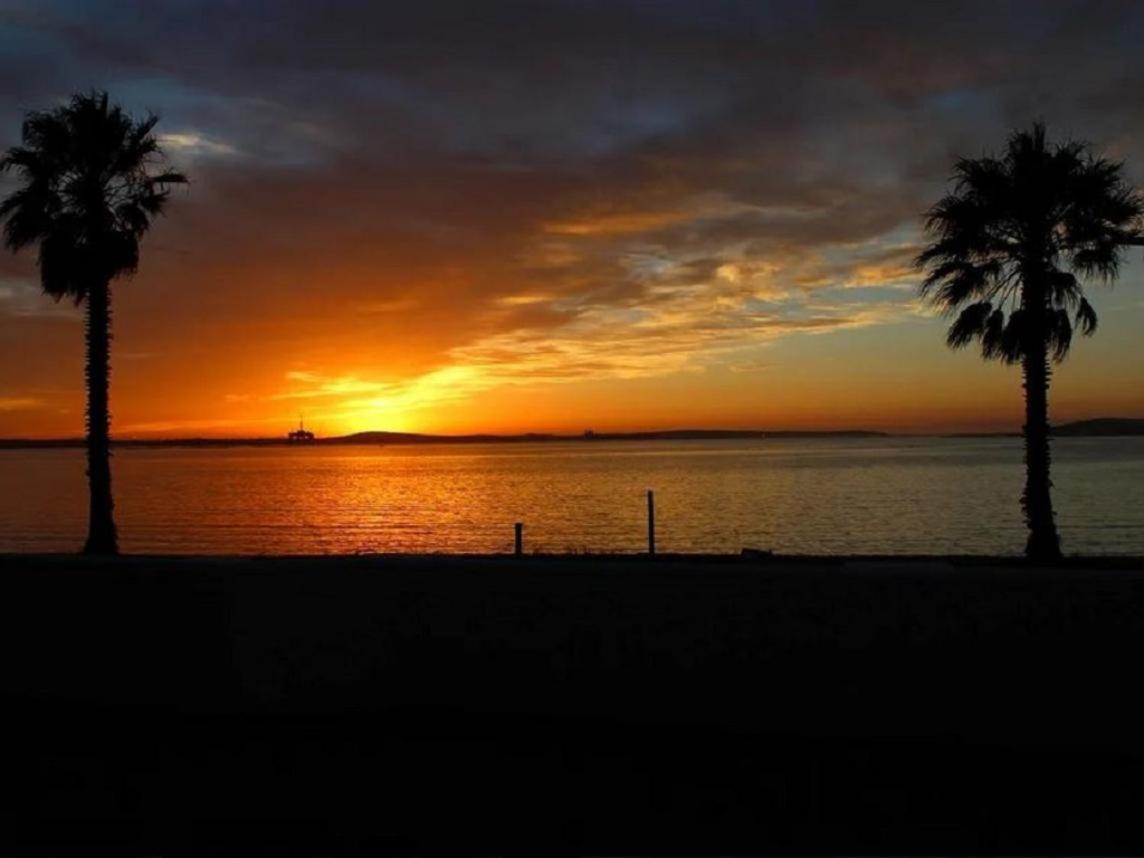 12 On Beach Guest House Saldanha Bay Exterior photo